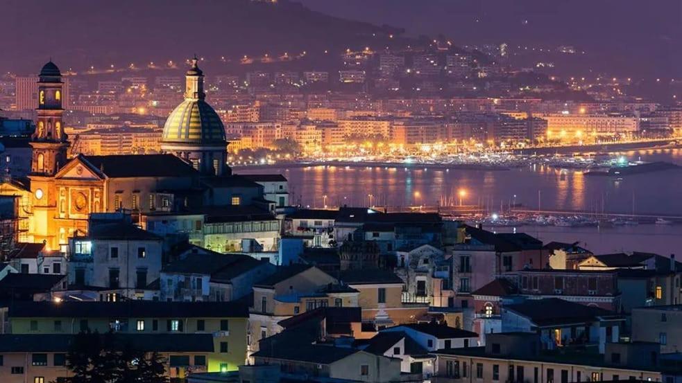 Nuova Luna Salerno Bagian luar foto